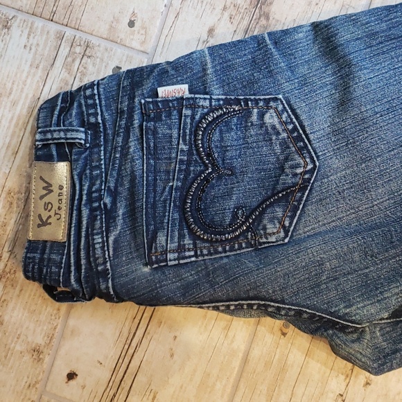 Capris - Picture 2 of 5